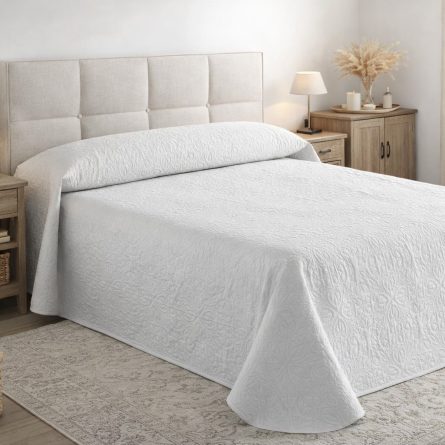 colcha bouti floral blanca