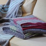 Manta de mudanzas oscuras también para yoga