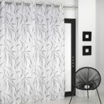 Cortina confeccionada con ollaos BAMBU de Camatex