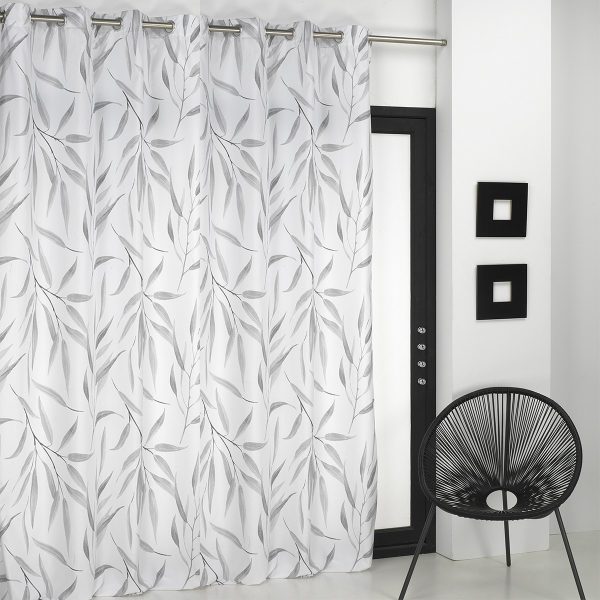 Cortina confeccionada con ollaos BAMBU de Camatex Cortina confeccionada con ollaos BAMBU de Camatex